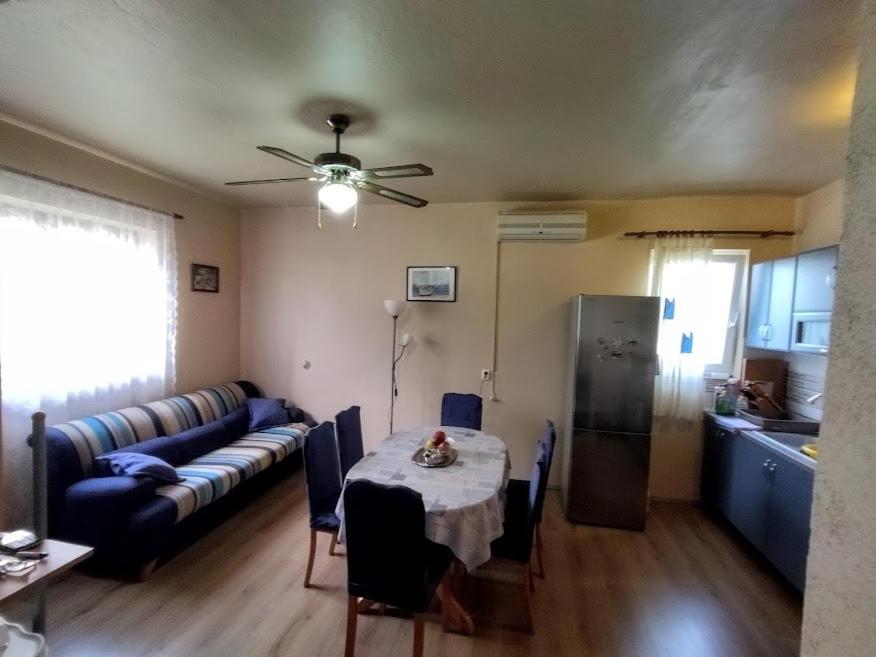 Apartment In Nin With Terrace, Air Conditioning, Wi-Fi エクステリア 写真